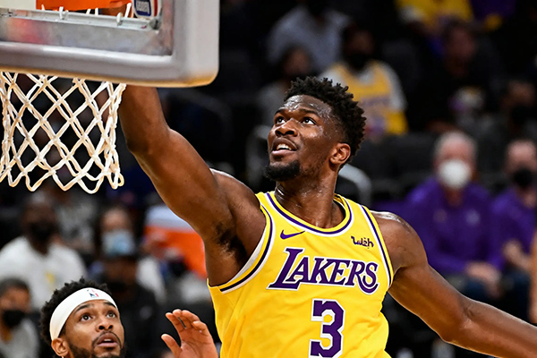 <a href=/mianfeilanqiu/lakers/ target=_blank class=infotextkey>湖人</a>季前赛首胜：艾顿26分钟砍14+8，直言要做防守锚点