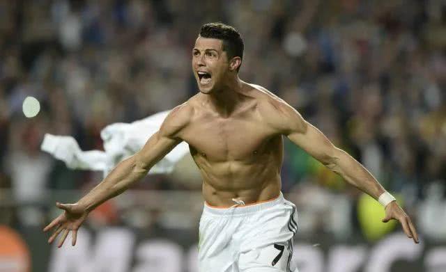 其实C罗在<a href=/mianfeizuqiu/realmadrid/ target=_blank class=infotextkey>皇马</a>的时候肌肉就已经呈现巅峰